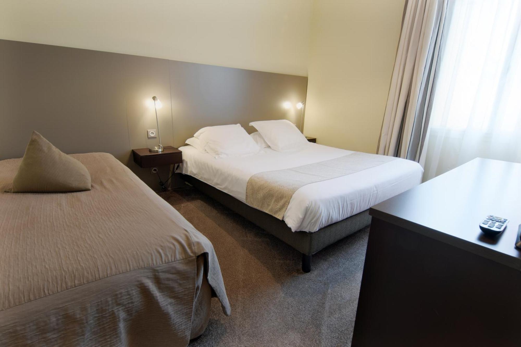 Hotel Ronsard ตูร์ ภายนอก รูปภาพ